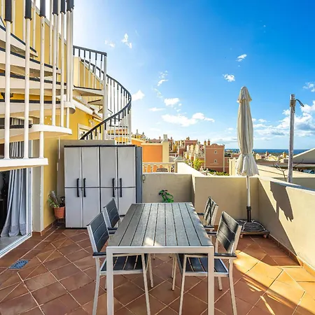 Cosy Rooftop Terrace