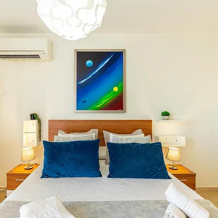 Cosy Rooftop Terrace *