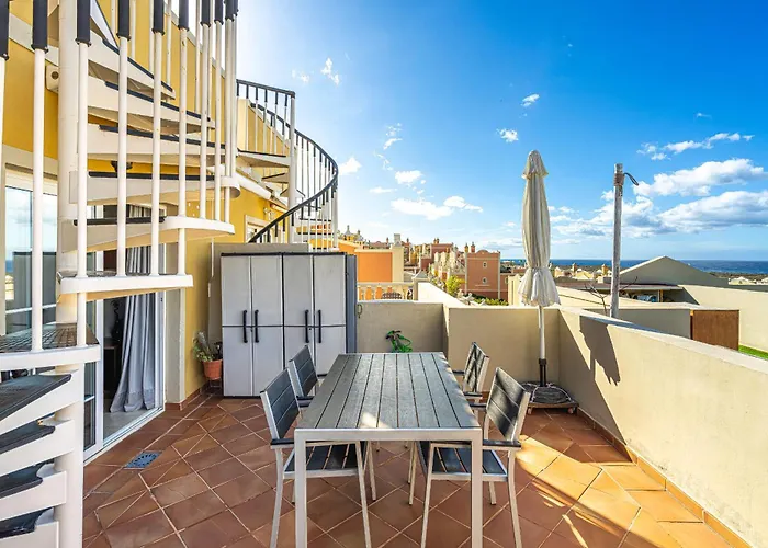 Cosy Rooftop Terrace