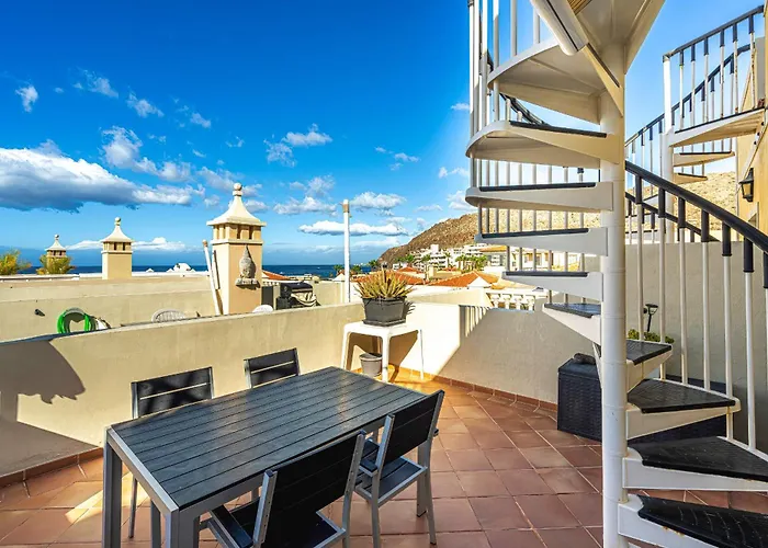 Cosy Rooftop Terrace *