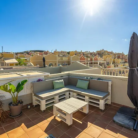 Cosy Rooftop Terrace