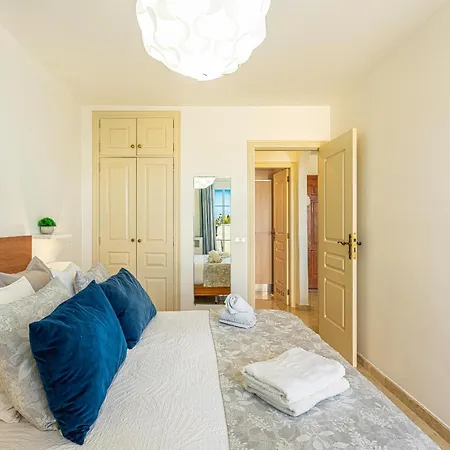 Cosy Rooftop Terrace Apartman *