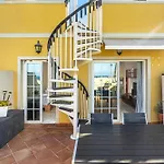 Cosy Rooftop Terrace Apartmán *