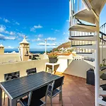 Cosy Rooftop Terrace *